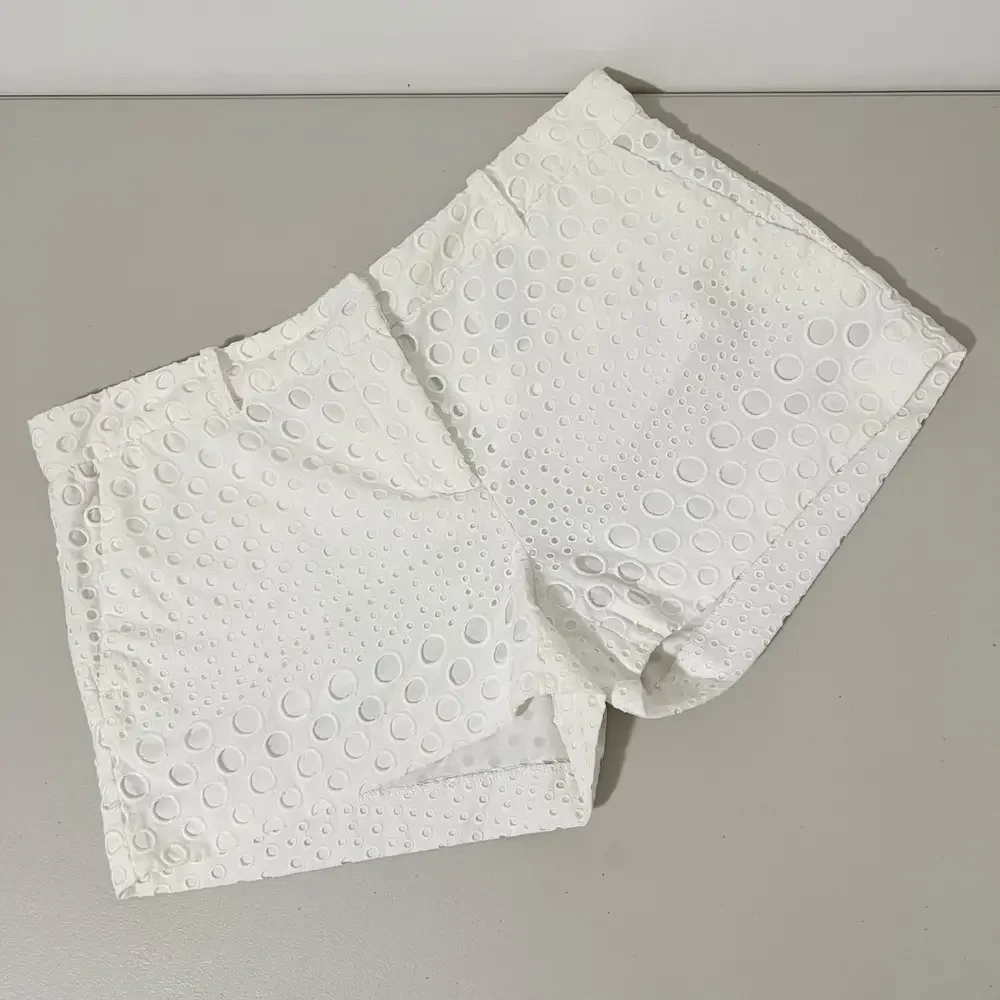 Michael Kors White Summer Eyelet Cotton Shorts Size Small